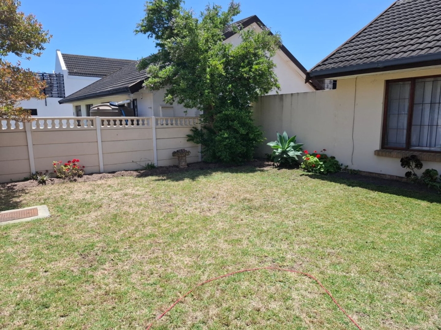 To Let 4 Bedroom Property for Rent in Gordons Bay Central Western Cape